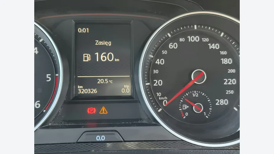 VOLKSWAGEN Golf -