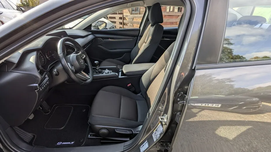 MAZDA 3 -