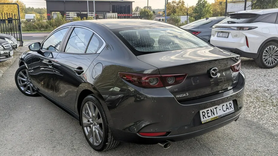 MAZDA 3 -