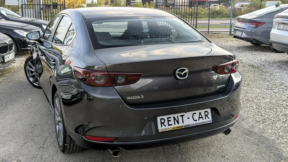 MAZDA 3 -