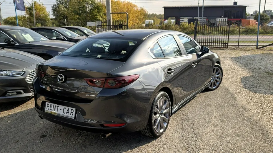 MAZDA 3 -