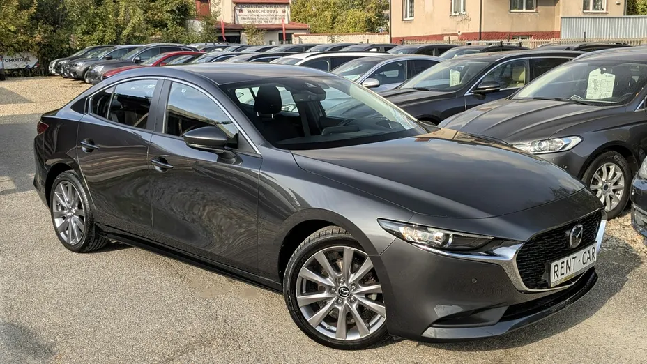 MAZDA 3 -