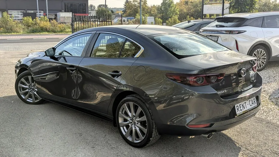 MAZDA 3 -