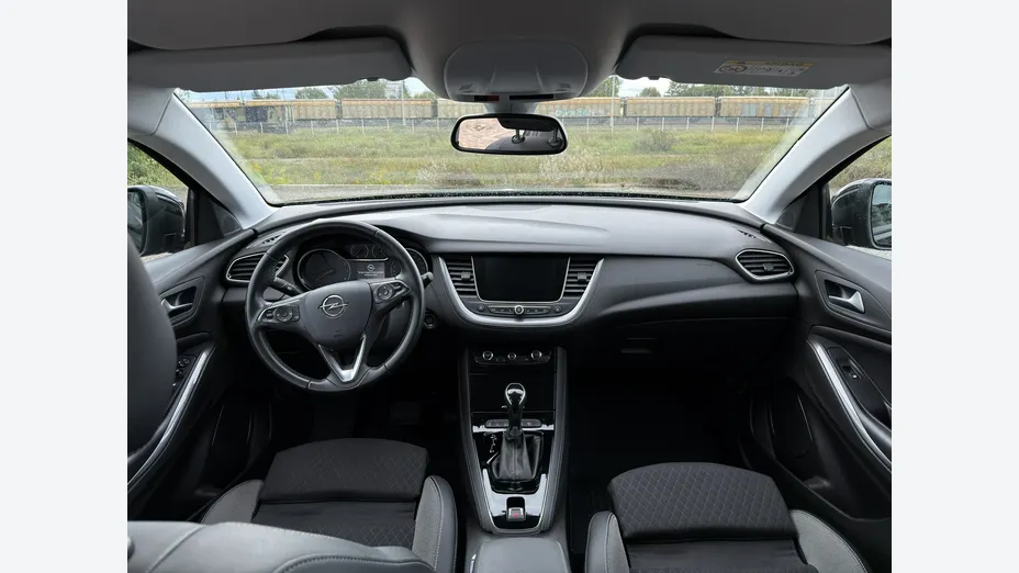 OPEL Grandland X -