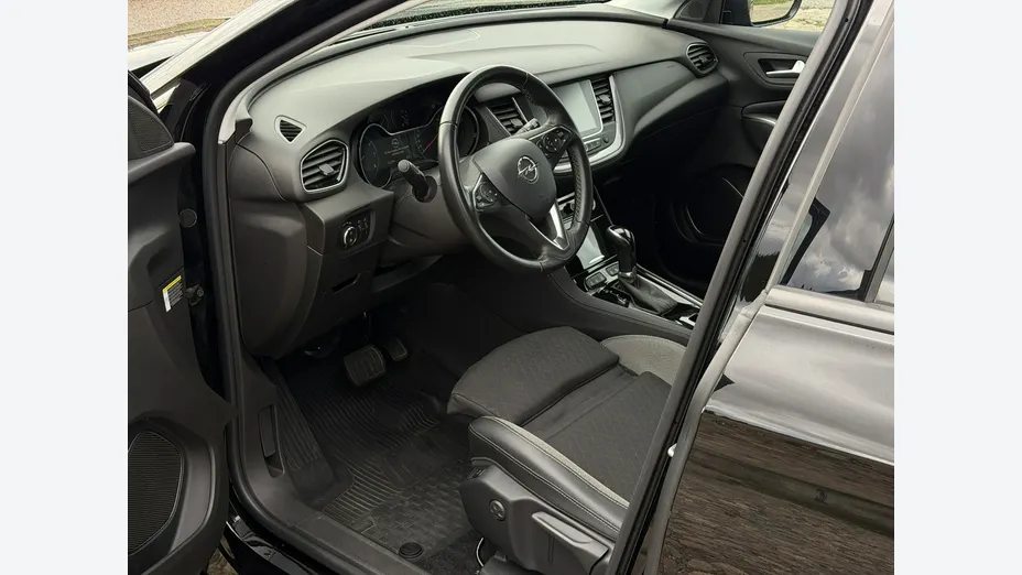 OPEL Grandland X -