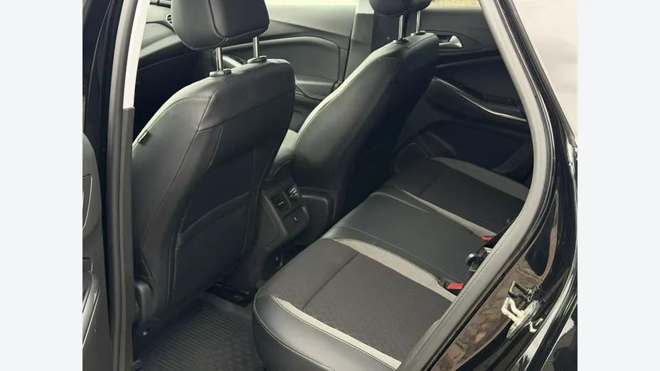 OPEL Grandland X -