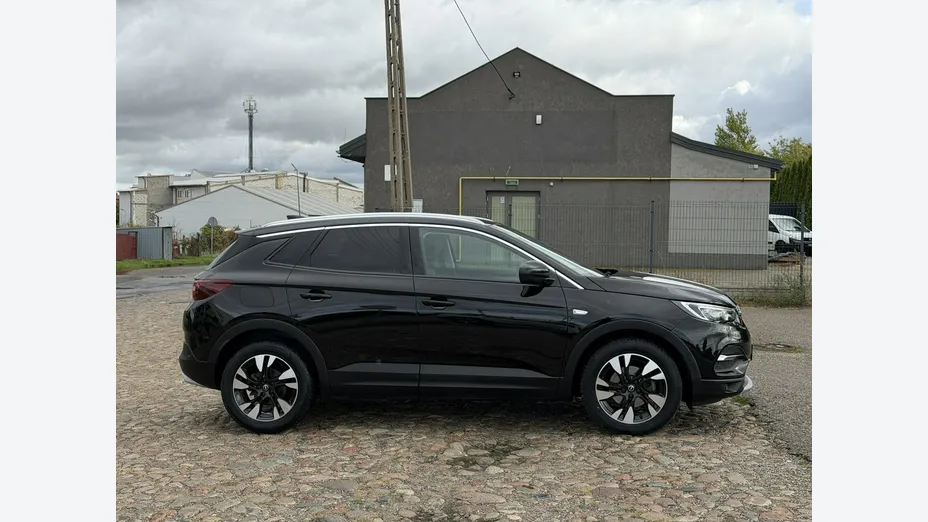 OPEL Grandland X -