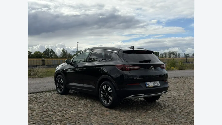 OPEL Grandland X -