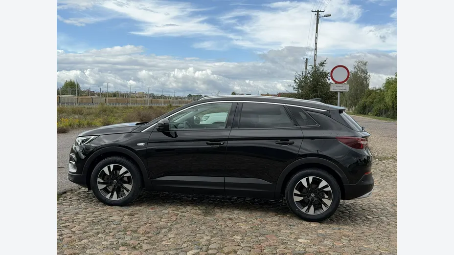 OPEL Grandland X -