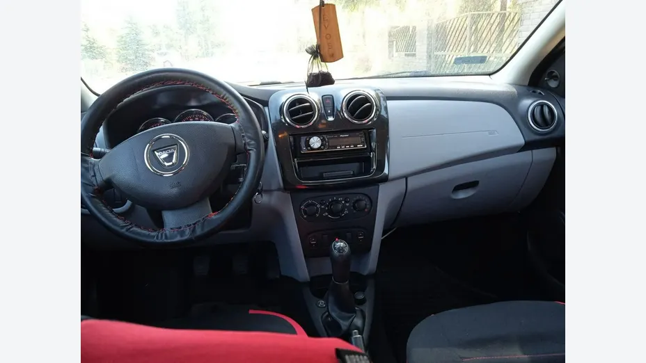 DACIA Sandero -