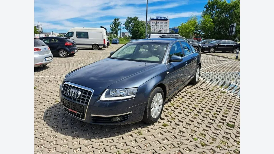 AUDI A6 -