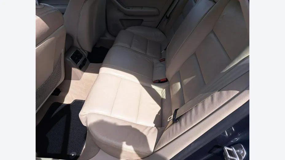 AUDI A6 -