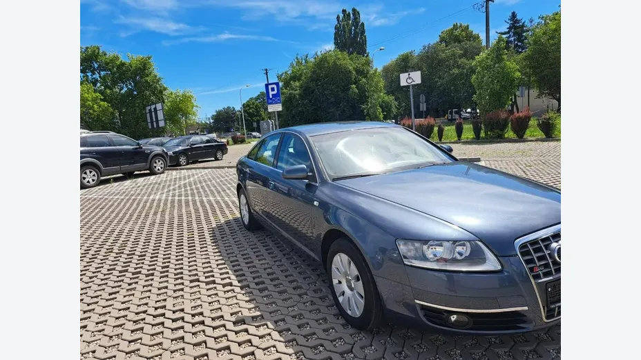 AUDI A6 -