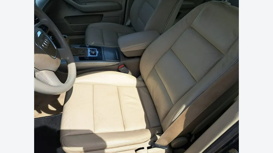 AUDI A6 -