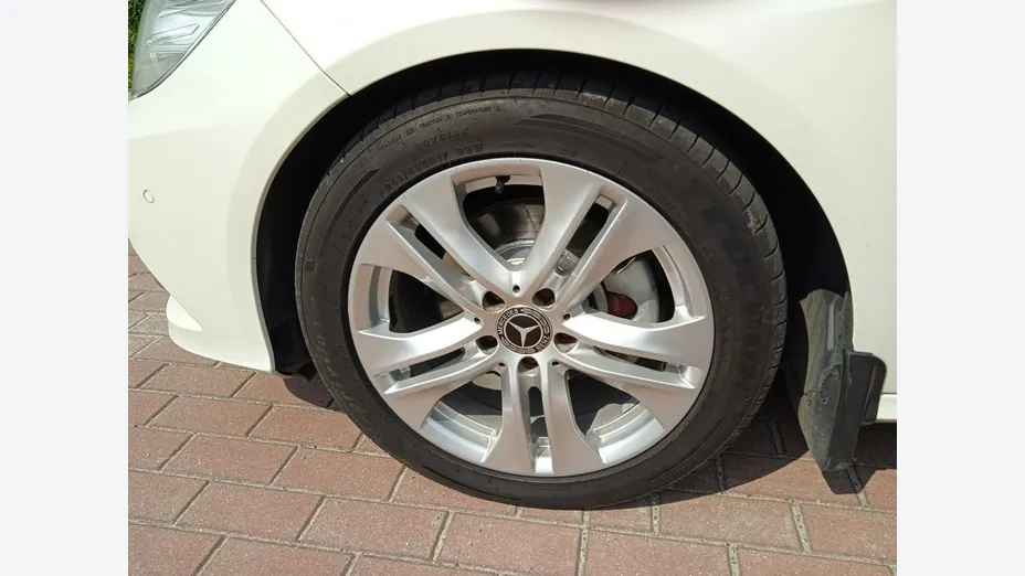 MERCEDES-BENZ E Klasa -