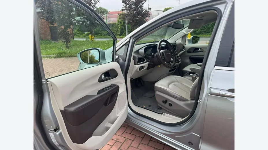 CHRYSLER Pacifica -