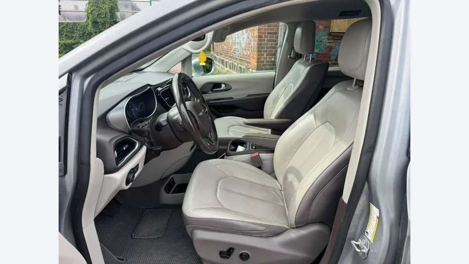 CHRYSLER Pacifica -
