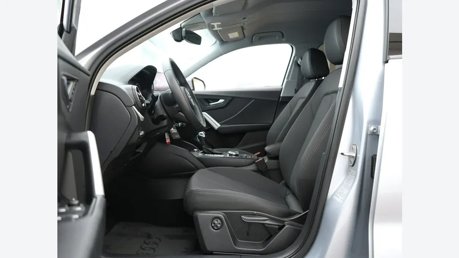 AUDI Q2 -