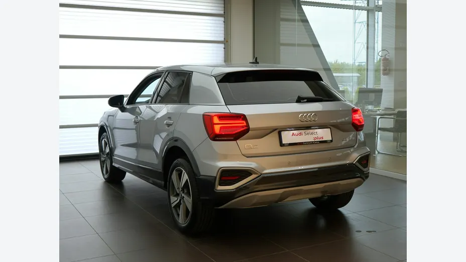AUDI Q2 -