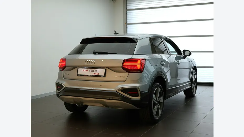AUDI Q2 -