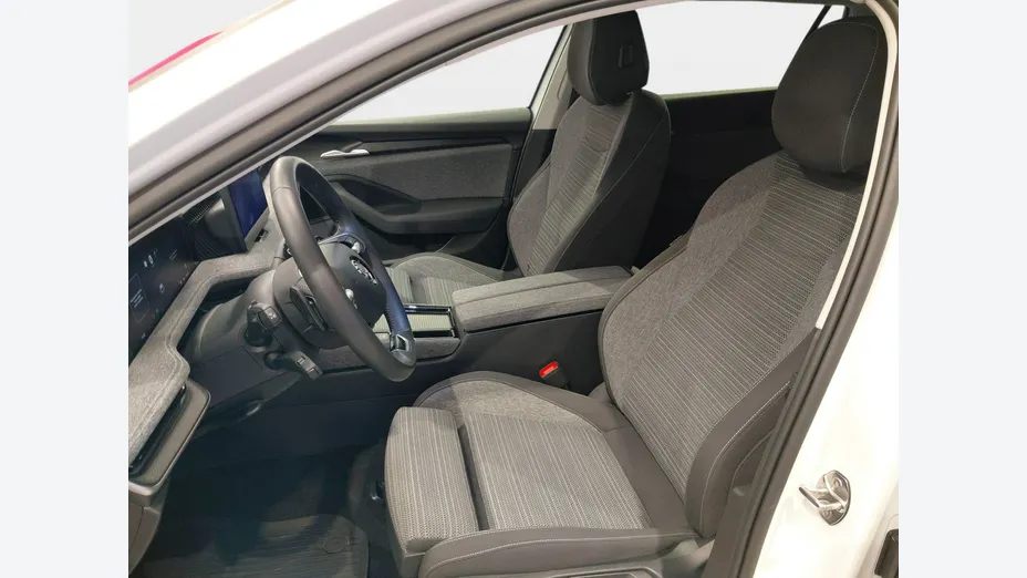 SKODA Superb -