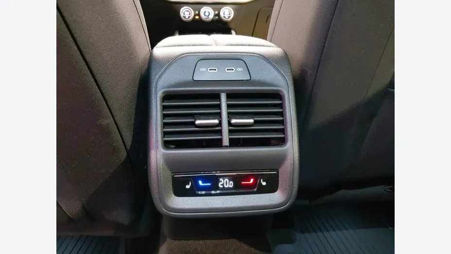 SKODA Superb -