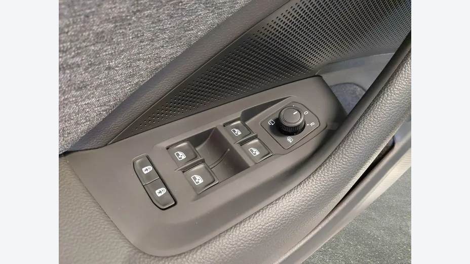 SKODA Superb -