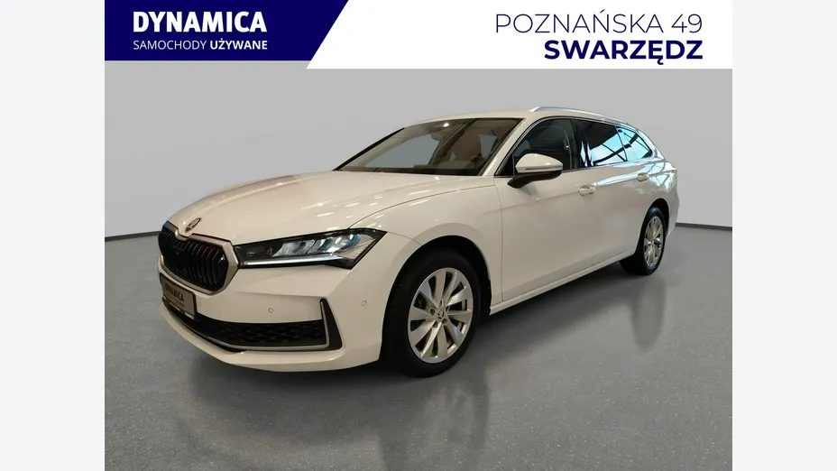 SKODA Superb -