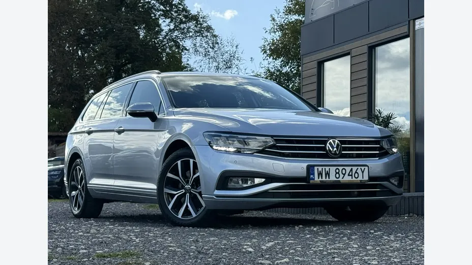 VOLKSWAGEN Passat -