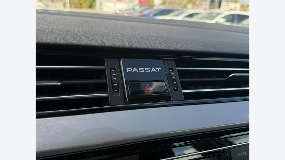 VOLKSWAGEN Passat -