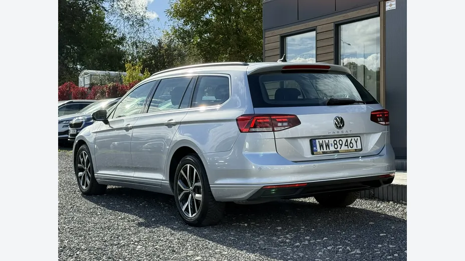 VOLKSWAGEN Passat -