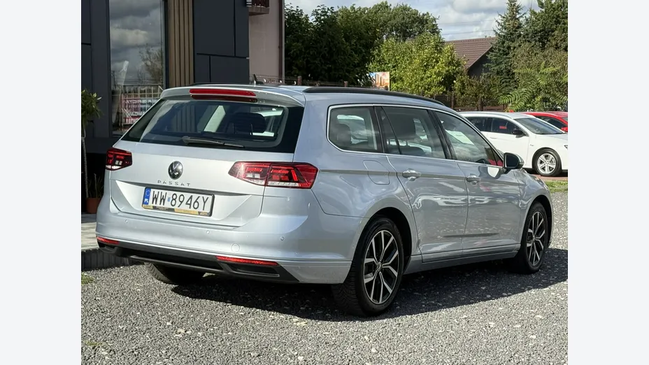 VOLKSWAGEN Passat -