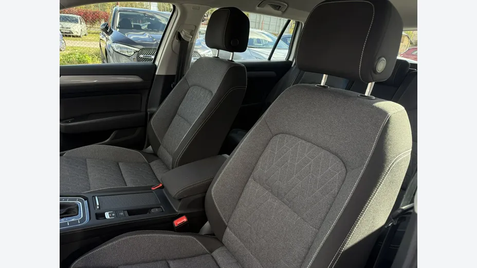 VOLKSWAGEN Passat -