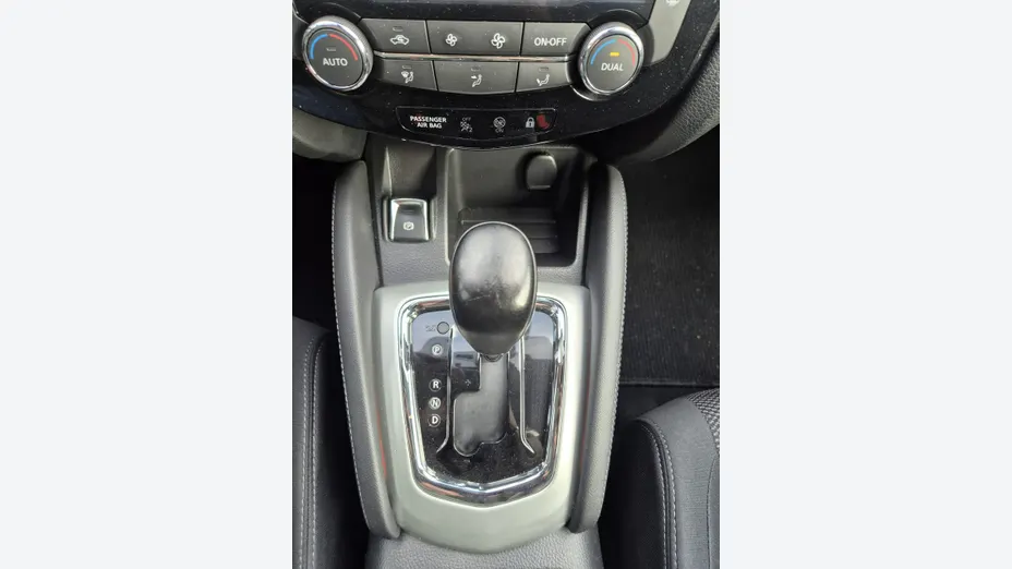 NISSAN Qashqai -
