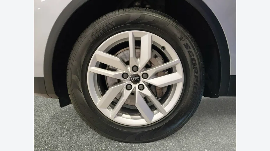 AUDI Q5 -
