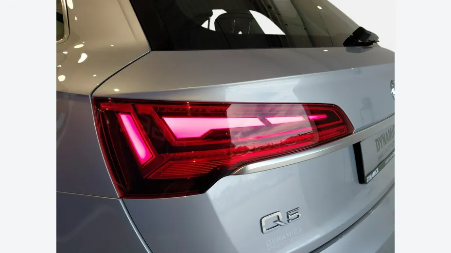 AUDI Q5 -