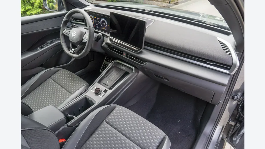 VOLKSWAGEN T-ROC -