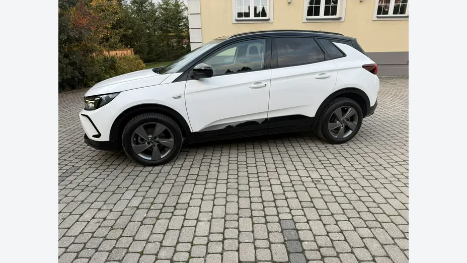 OPEL Grandland X -