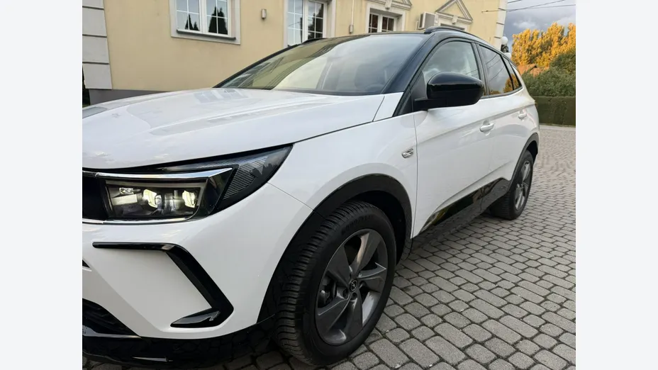 OPEL Grandland X -