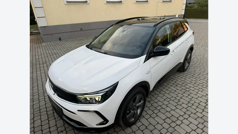 OPEL Grandland X -