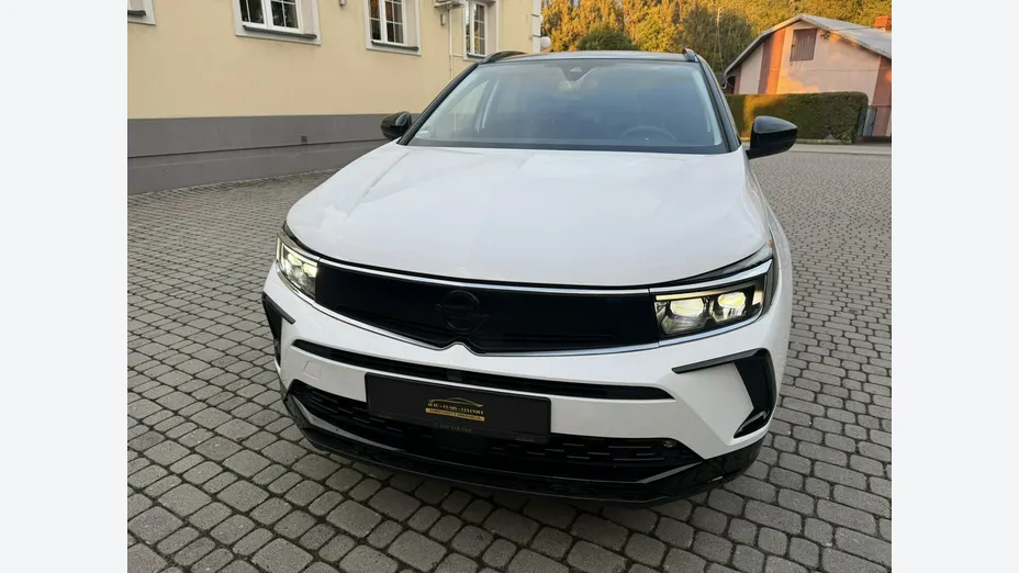OPEL Grandland X -