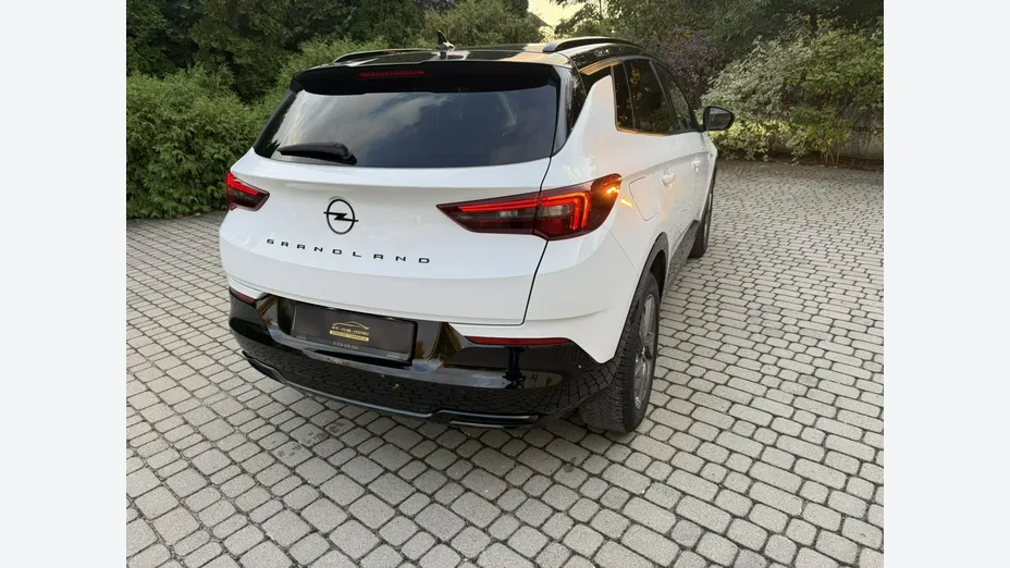 OPEL Grandland X -