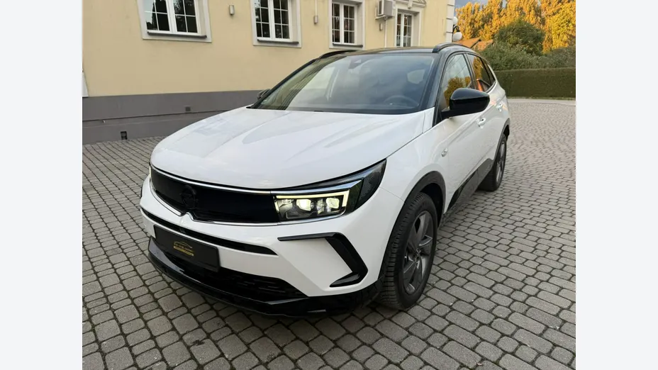 OPEL Grandland X -