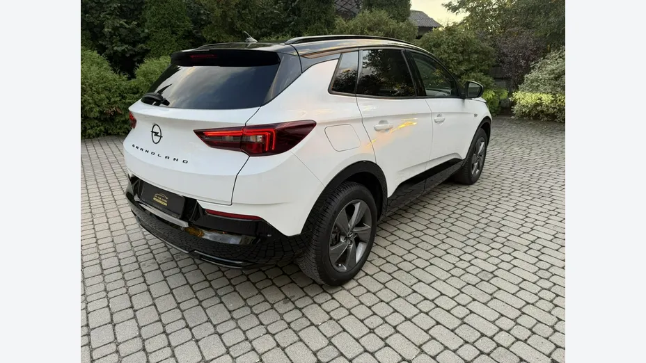 OPEL Grandland X -