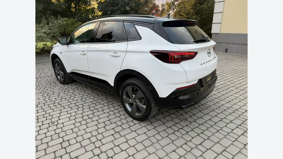 OPEL Grandland X -