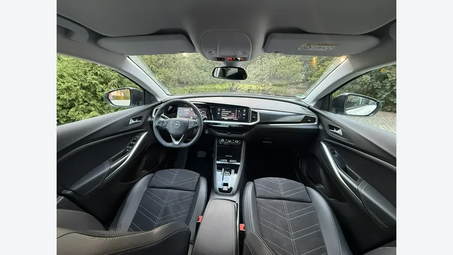 OPEL Grandland X -