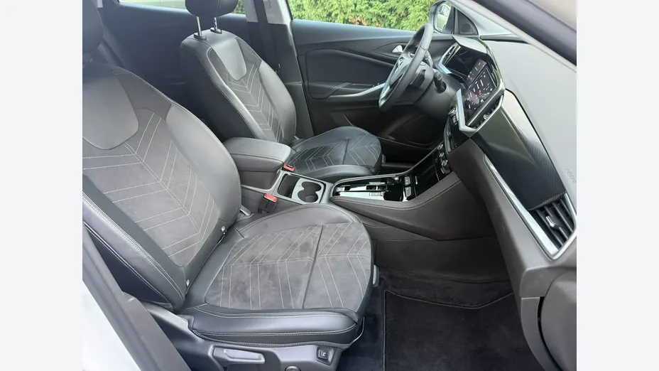 OPEL Grandland X -