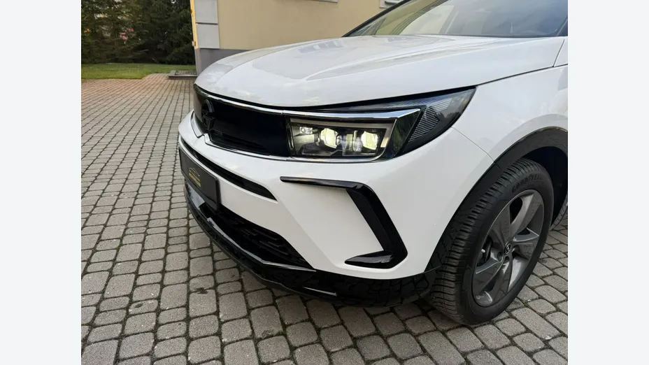 OPEL Grandland X -