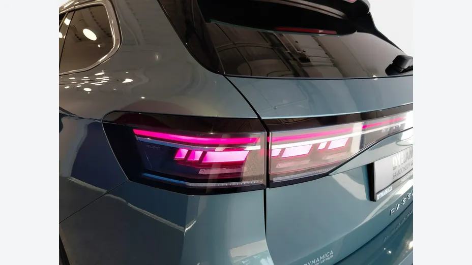 VOLKSWAGEN Passat -