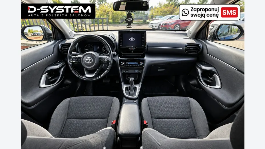 TOYOTA Yaris Cross -